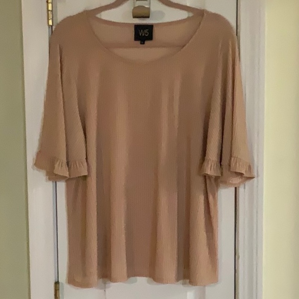 Women’s Beautiful Top size XL NWOT
